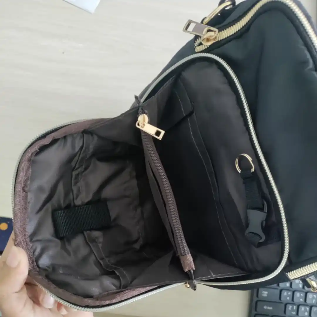 Premium crossbody bag with adjustable strap and multi-pocket design