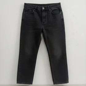 কালো রঙের কিডস জিন্স প্যান্ট, সোজা কাট ডিজাইন সহ