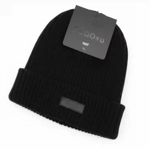 “উষ্ণ নিটেড উইন্টার ক্যাপ – পুরুষ ও মহিলাদের জন্য আরামদায়ক ও স্টাইলিশ শীতের টুপি।”